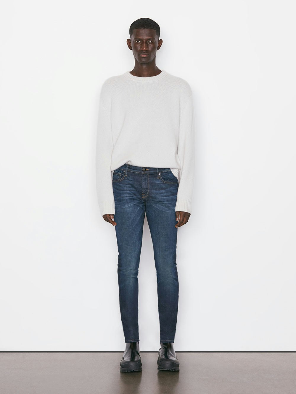 jeans full body view alt:hover